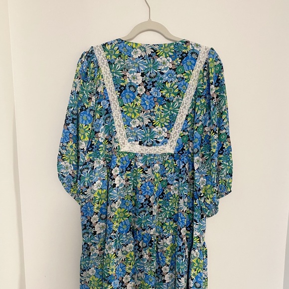Shop Zoco - floral flowy mini dress, size Large - Picture 4 of 6